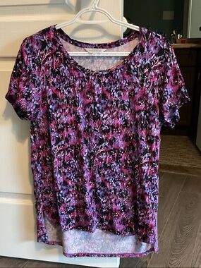 Northern  Reflections Purple Floral Short Sleeve Scoop Neck Tee